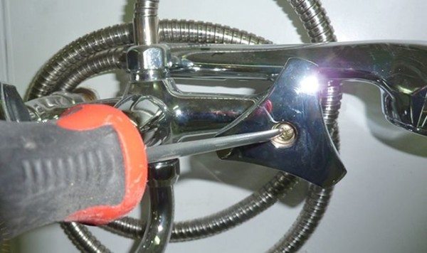 Remove the valve from the stem.