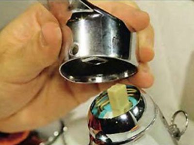 Remove the lever handle.