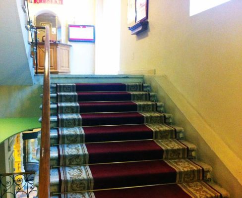 Why do they paint the edges of steps in entrances?