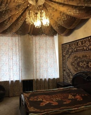 Carpet on the ceiling - madness or style