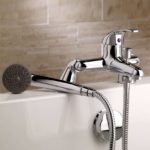 Built-in bath mixer with shower.
