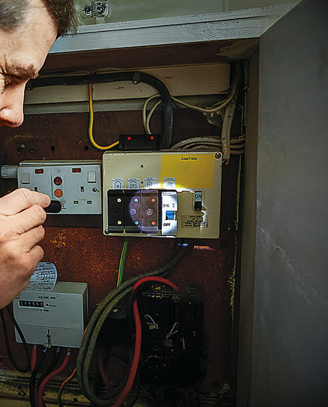 Turn off the electricity.