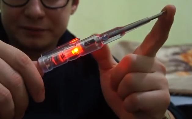 Indicator screwdriver.