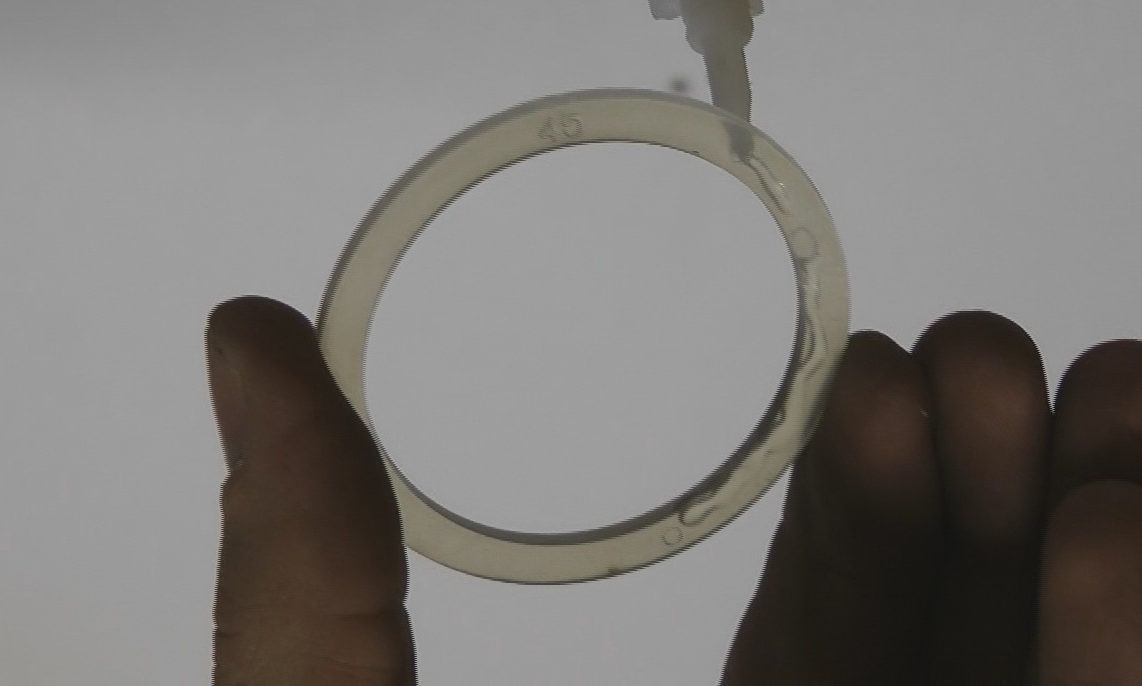 Coating the thermal ring with glue