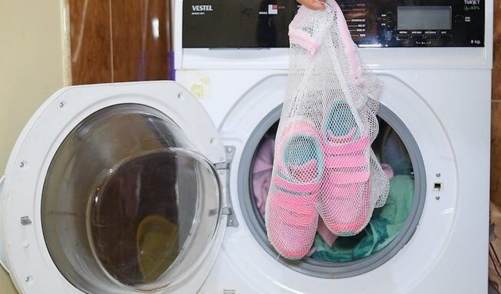 Mistakes when washing shoes in a machine 