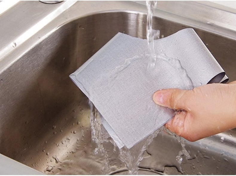 washing the stove cover