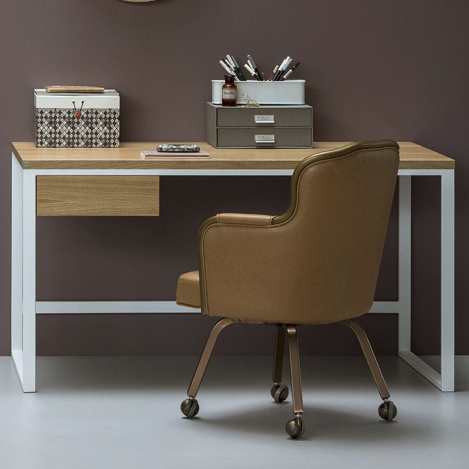 Scandinavian style desk 3