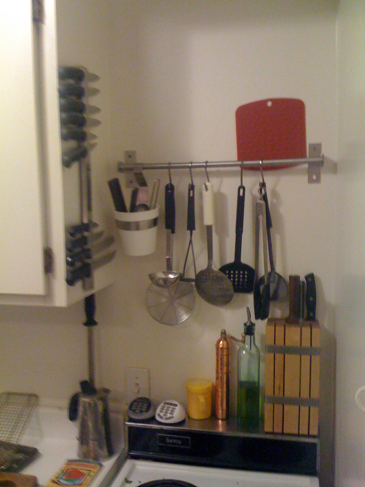 Hanging kitchen appliances
