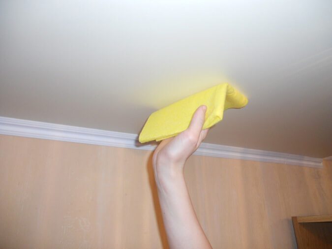 stretch ceiling cleaning