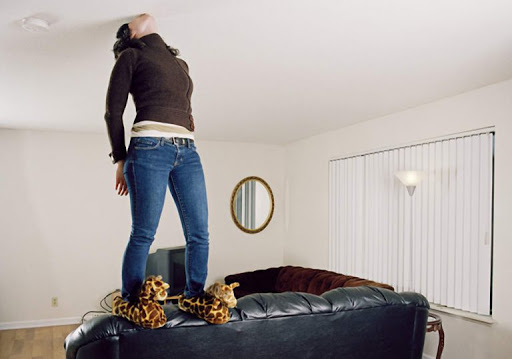 unpleasant smell from stretch ceiling