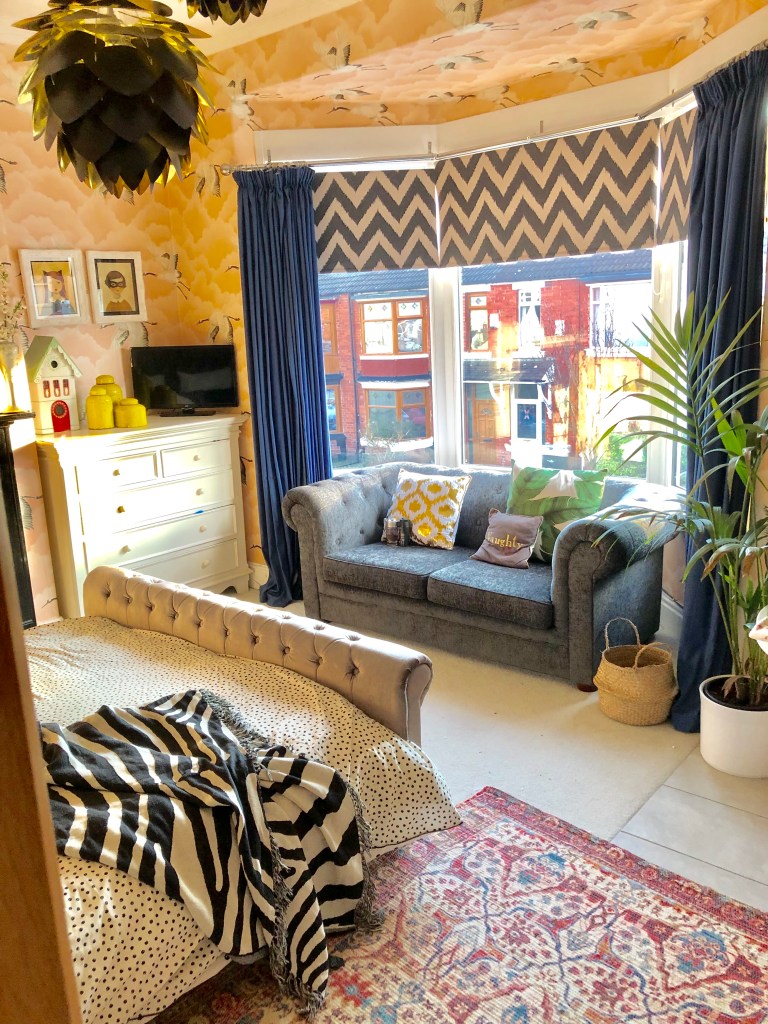 curtains for a room in eclectic style