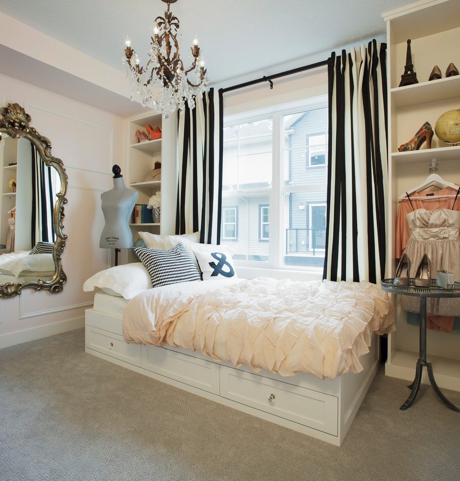 curtains for a room in eclectic style