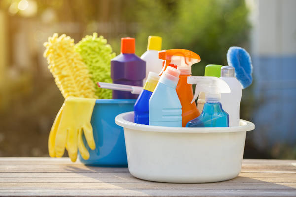 6 most dangerous components in household chemicals