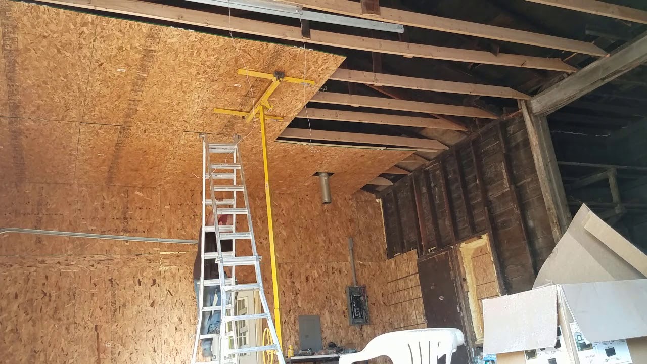 covering the ceiling in the garage with OSB boards