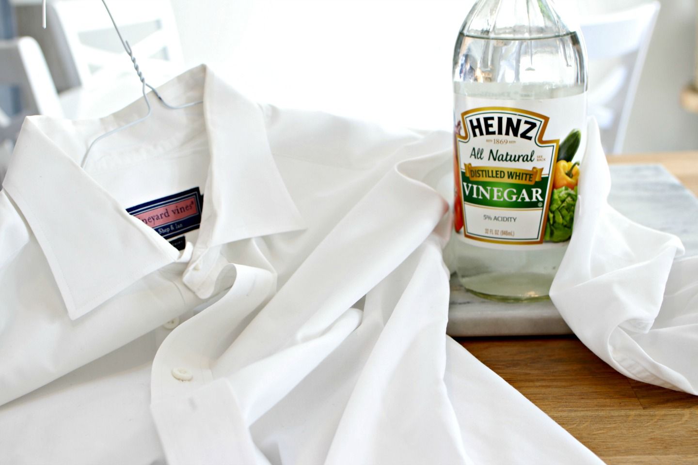 Cleaning clothes with vinegar