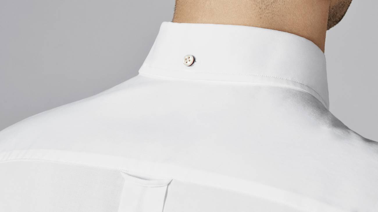 Shirt collar button
