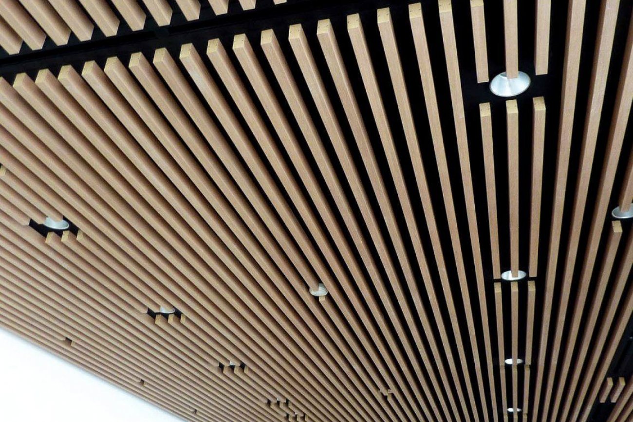 installation of slatted aluminum ceiling