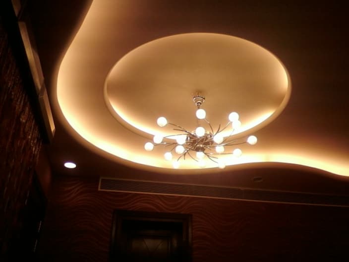 placement of lamps on a suspended ceiling