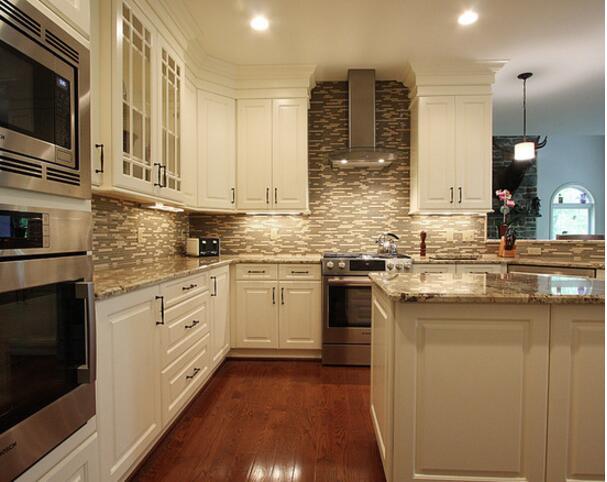 Wooden floor in the kitchen.