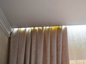 Niche for cornice with lighting.