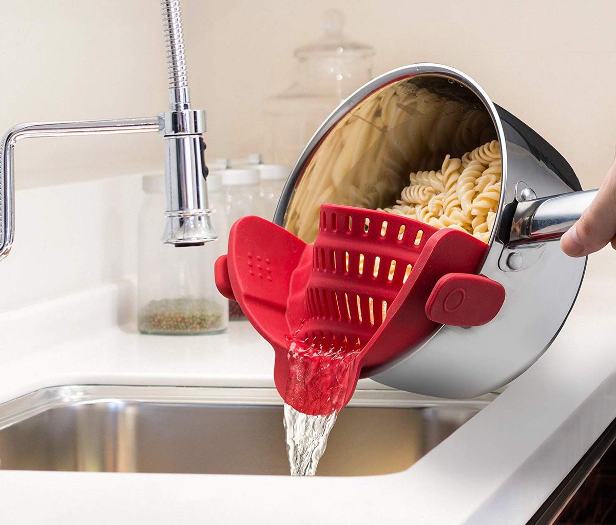 Device for draining excess liquid