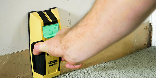 tools for fixing skirting boards