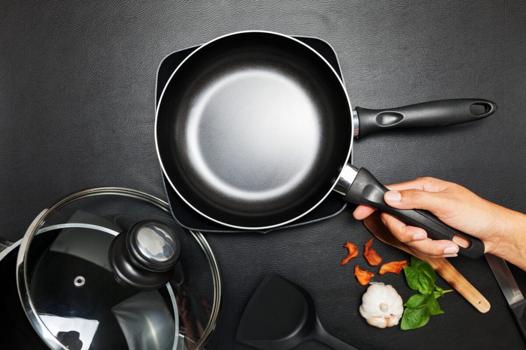 how to choose a pan coating