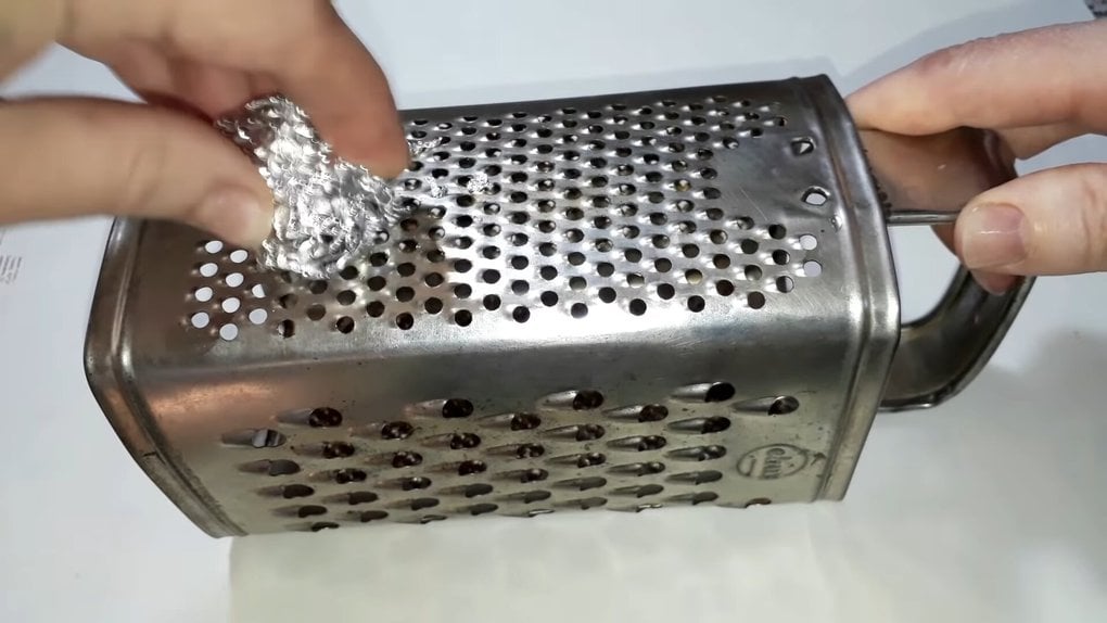 sharpen the grater with foil
