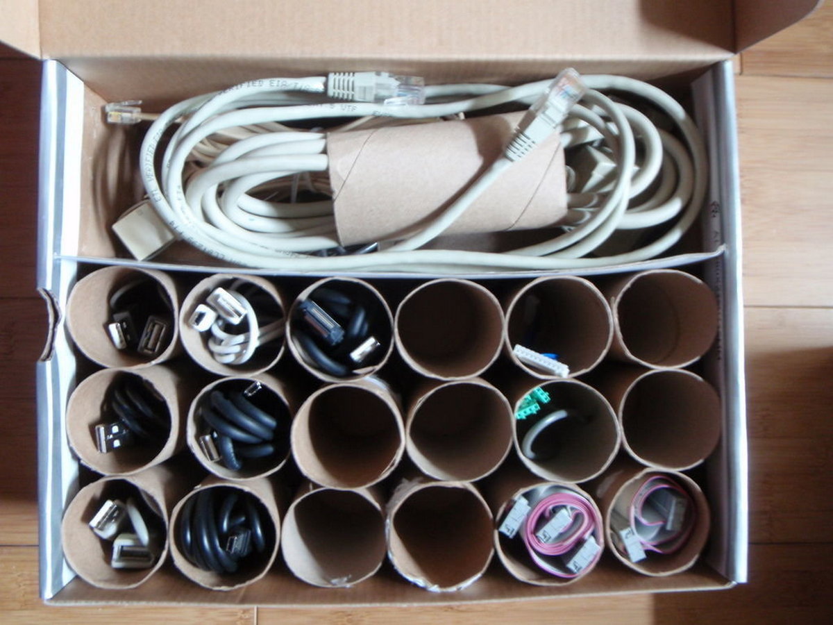 Cardboard boxes with rolls for wires