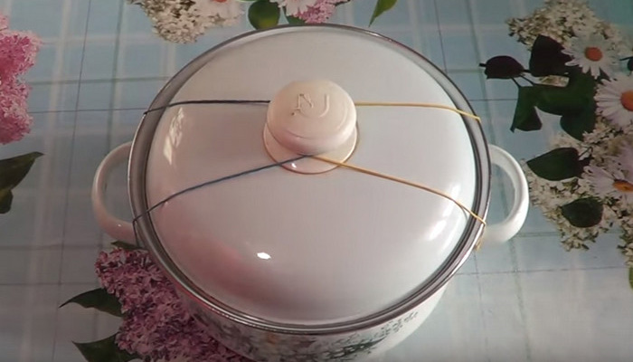 Stationery erasers for pans