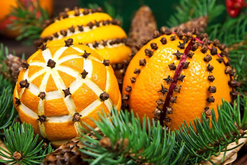 New Year's decor from oranges