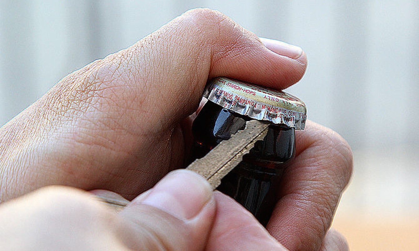 how to open a bottle of beer