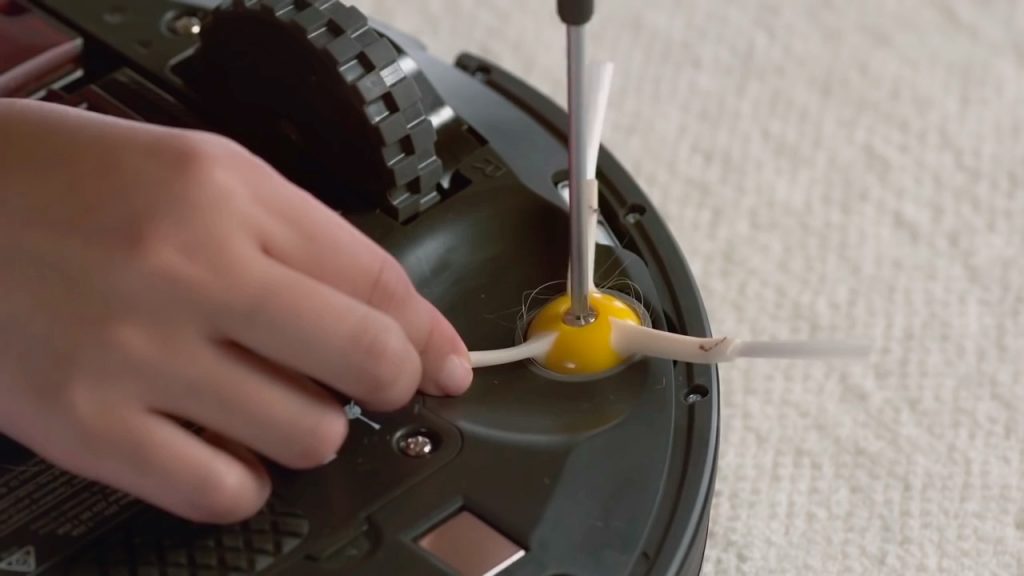 Repairing the side brush of a robot vacuum cleaner