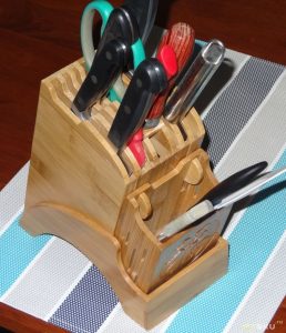Wooden knife holder