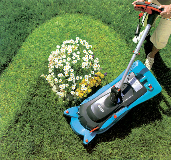mulching lawnmower