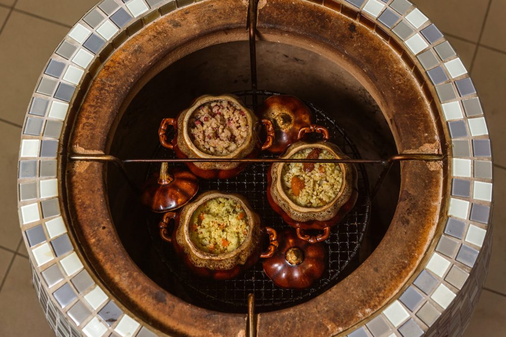 how to cook in tandoor