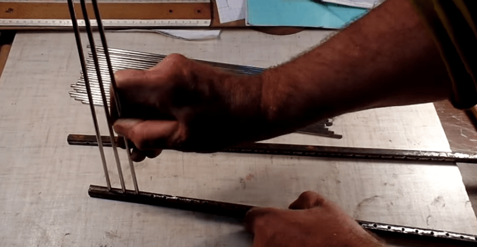 We insert thin rods into the longitudinal ones.