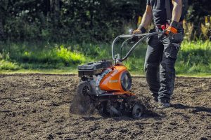 how to choose a gasoline cultivator