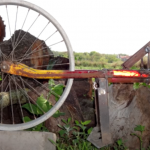 The blade on the frame is located at an angle.