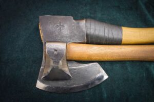 differences between an ax and a cleaver