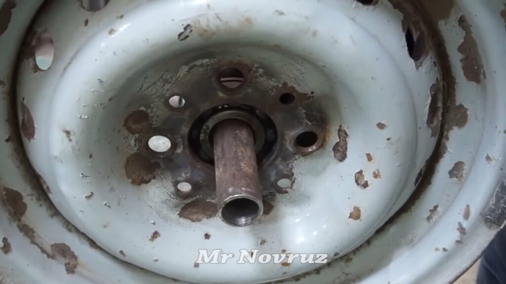 Disk with installed axle.