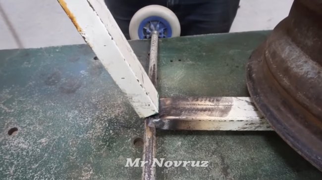 The frame with wheels is made.