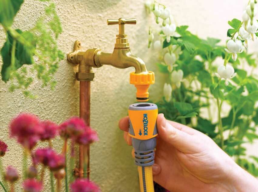 how to connect a hose to a faucet