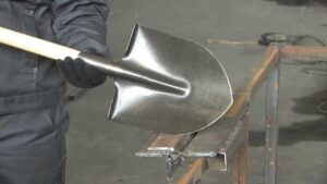 how to put a shovel on a handle