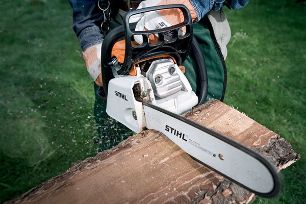 choosing a chainsaw