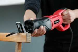 choosing a reciprocating saw