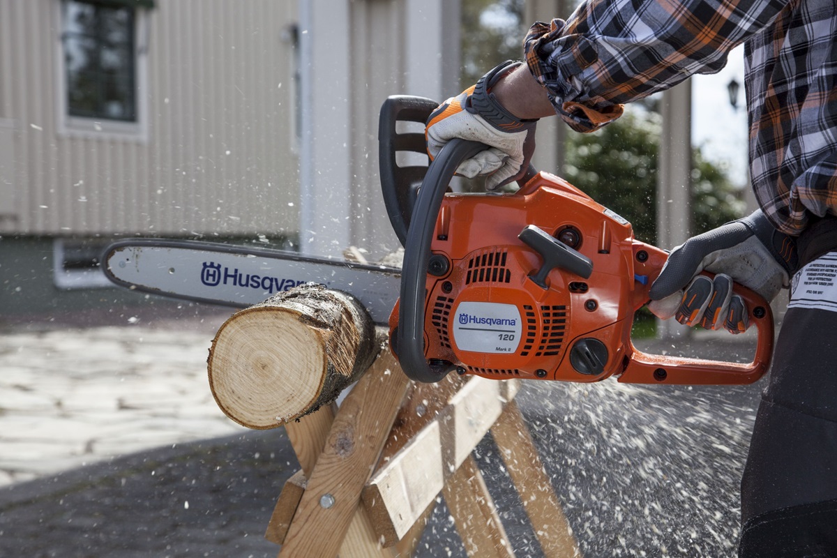 how to choose a chainsaw