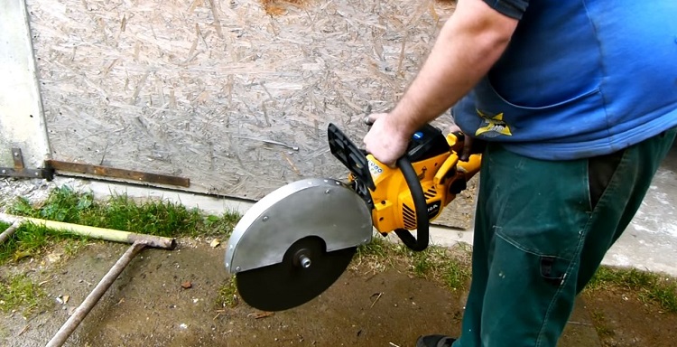 Chainsaw attachment.