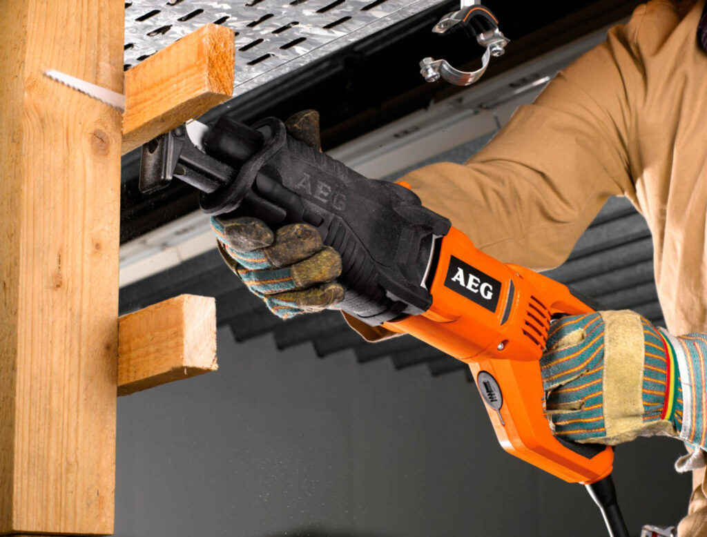 choosing a reciprocating saw
