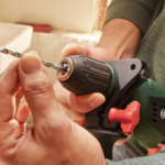 How to remove a drill bit from a drill?